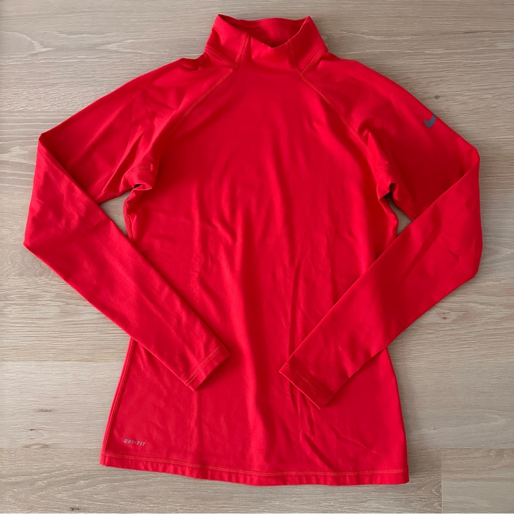 NIKE - WOMEN'S MOCKNECK - SIZE MEDIUM - GREAT CONDITION